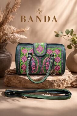 NWOT Banda Bag Mini Weekender/Barrel Embroidered Handbag - Acehnese Art